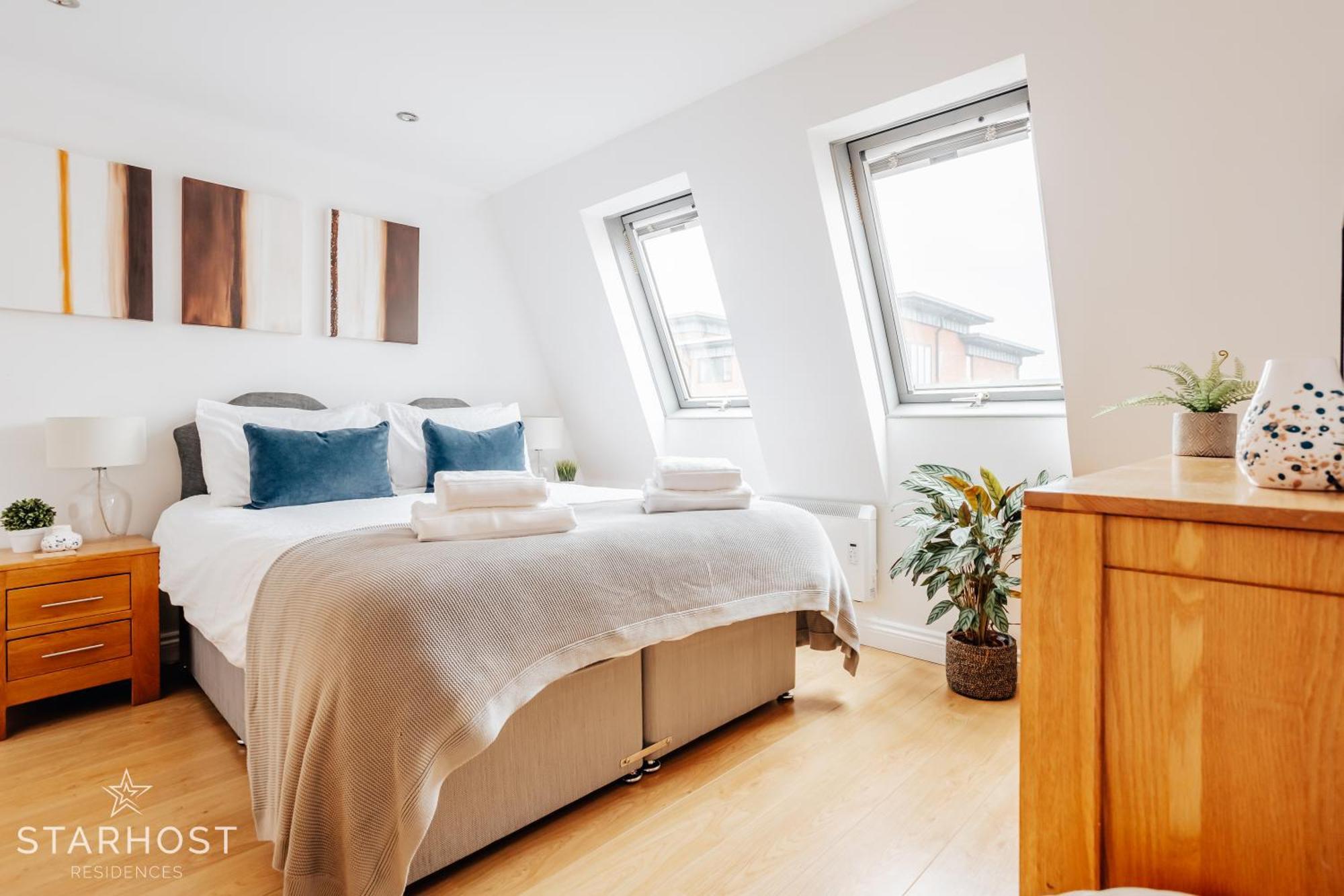 Central 3 Bed Apartment At Regents Court, Newbury Newbury  Exterior photo